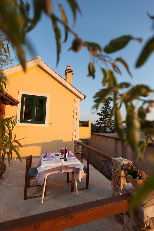 Villa Lora Tucepi Exterior photo